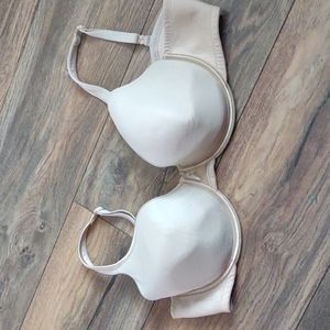 38D Vanity Fair bra